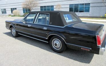 Lincoln-Town-Car-1988-Sedan-18
