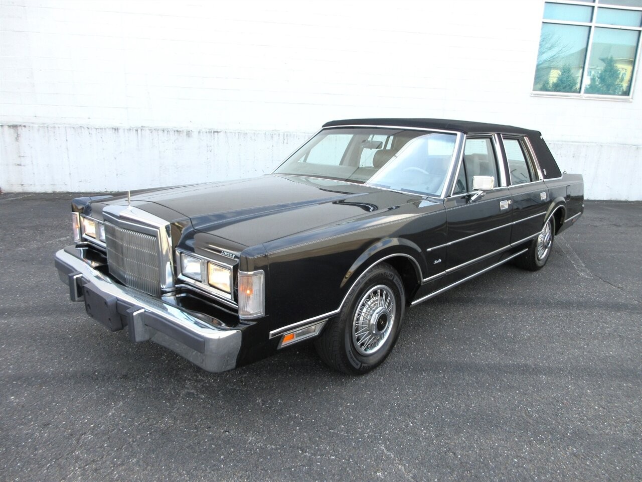 Lincoln-Town-Car-1988-Sedan-20