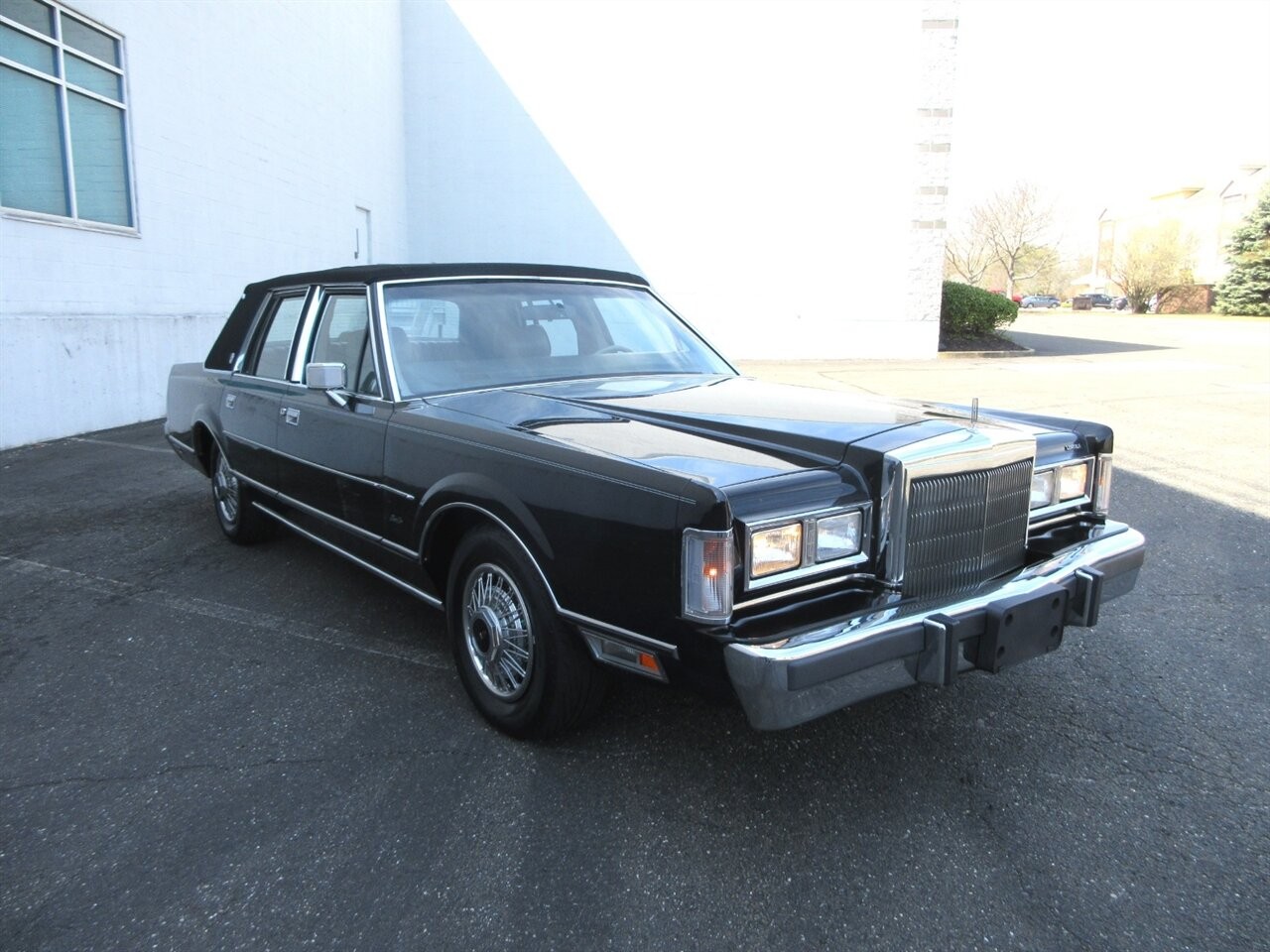 Lincoln-Town-Car-1988-Sedan-21