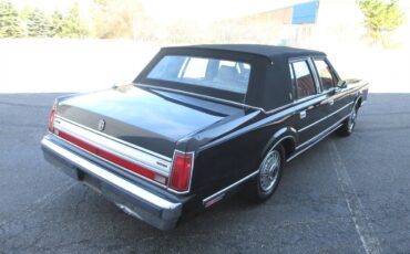 Lincoln-Town-Car-1988-Sedan-23