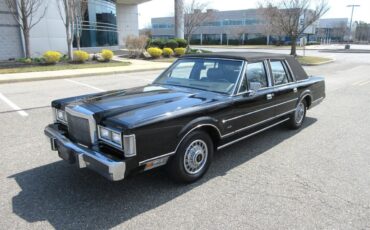 Lincoln-Town-Car-1988-Sedan-6