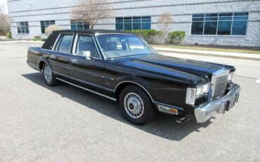 Lincoln-Town-Car-1988-Sedan-7