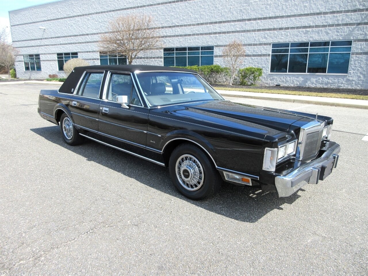 Lincoln-Town-Car-1988-Sedan-7