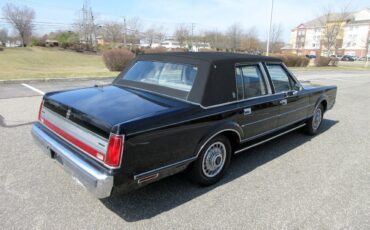 Lincoln-Town-Car-1988-Sedan-9