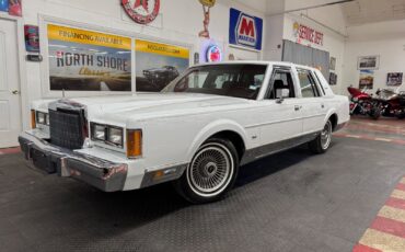 Lincoln-Town-Car-1989-Sedan-1