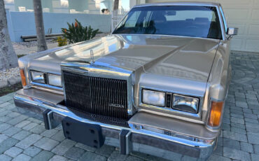Lincoln-Town-Car-1989-Sedan-12