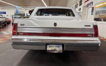 Lincoln-Town-Car-1989-Sedan-12