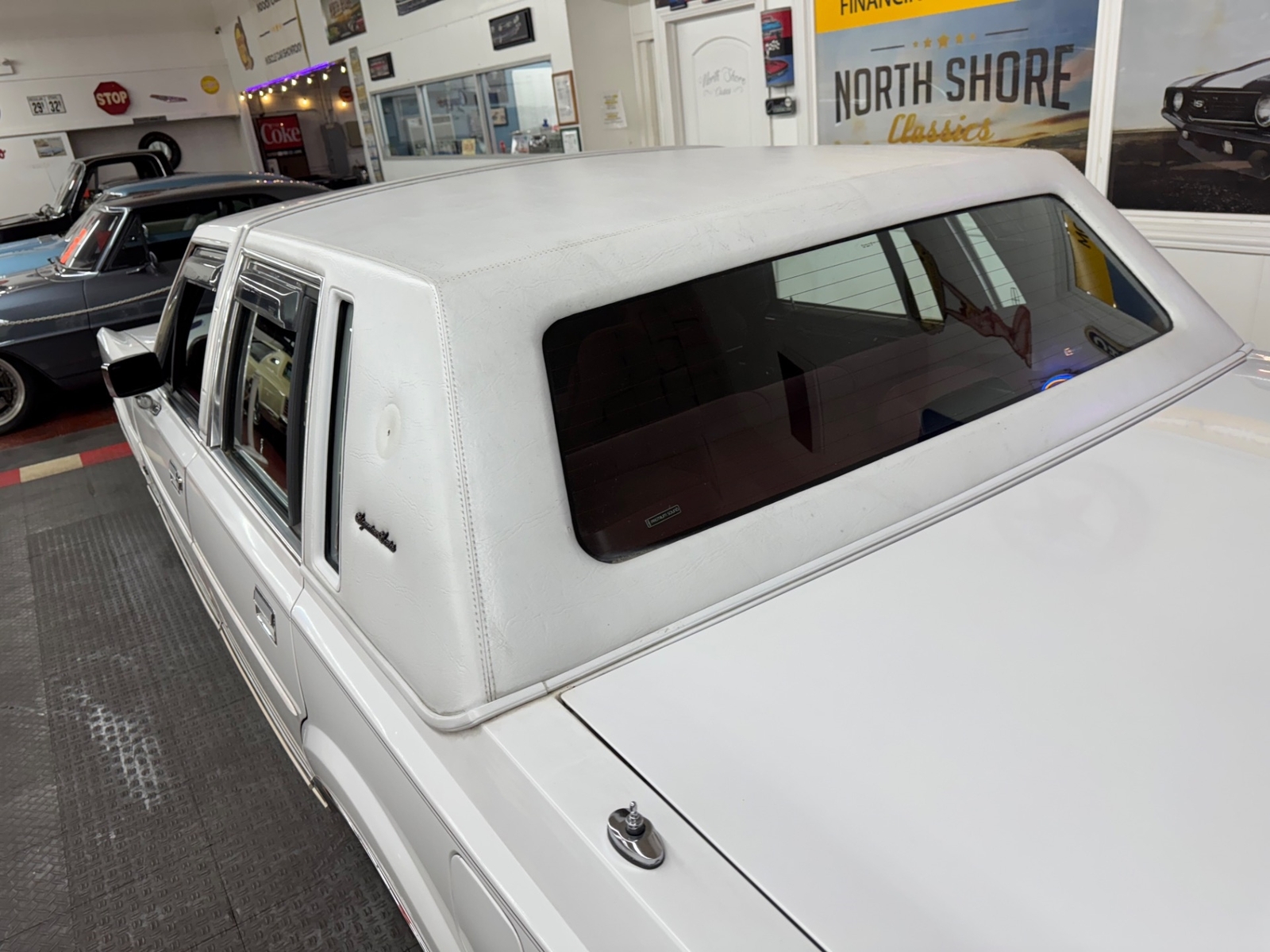 Lincoln-Town-Car-1989-Sedan-13