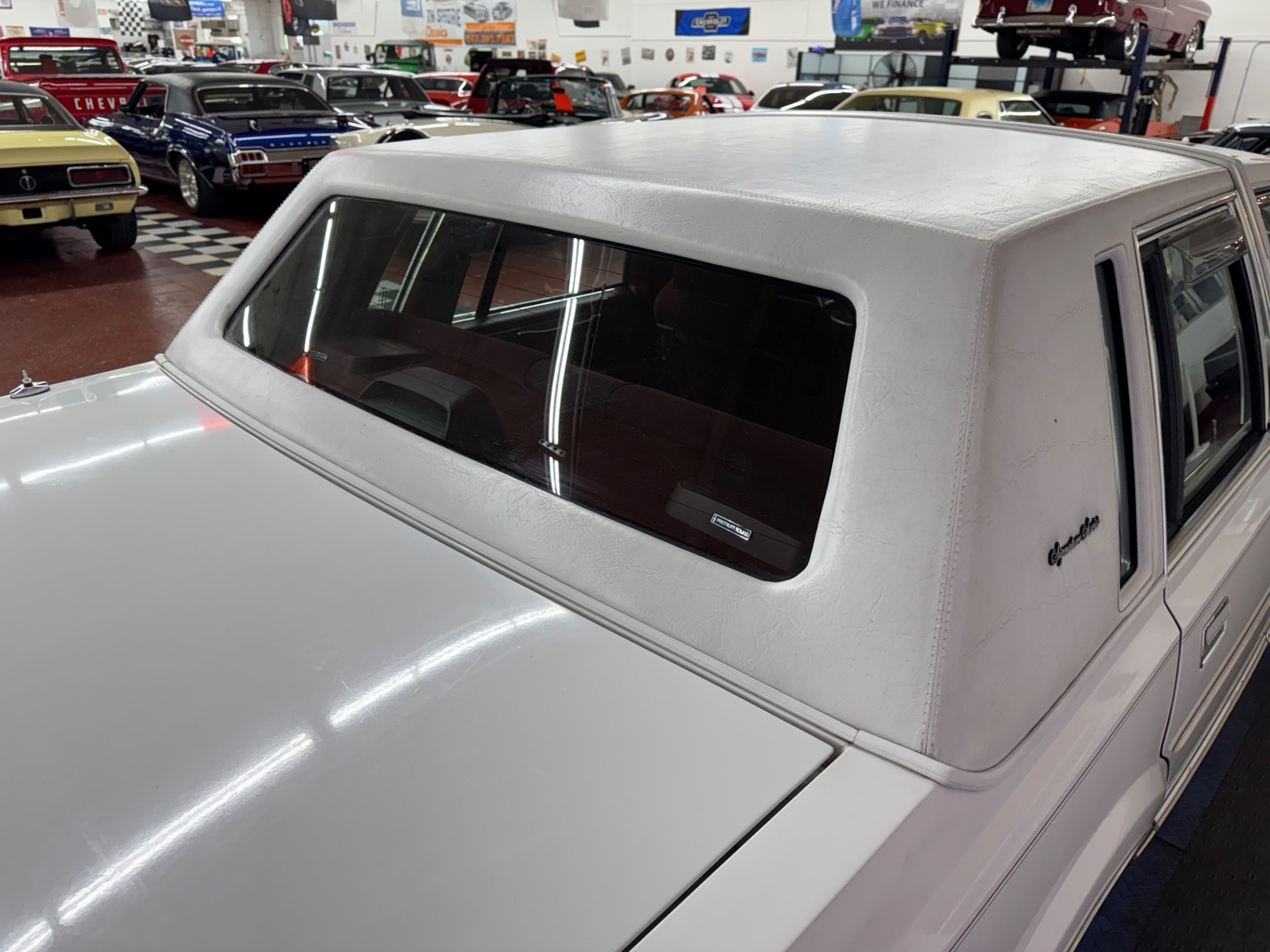 Lincoln-Town-Car-1989-Sedan-14