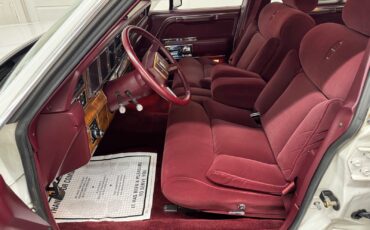 Lincoln-Town-Car-1989-Sedan-34