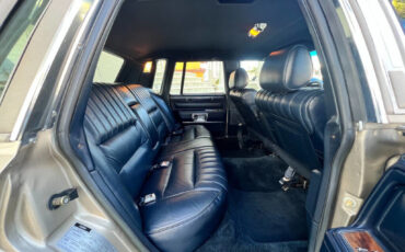 Lincoln-Town-Car-1989-Sedan-9