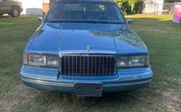 Lincoln-Town-Car-1993-Sedan-1