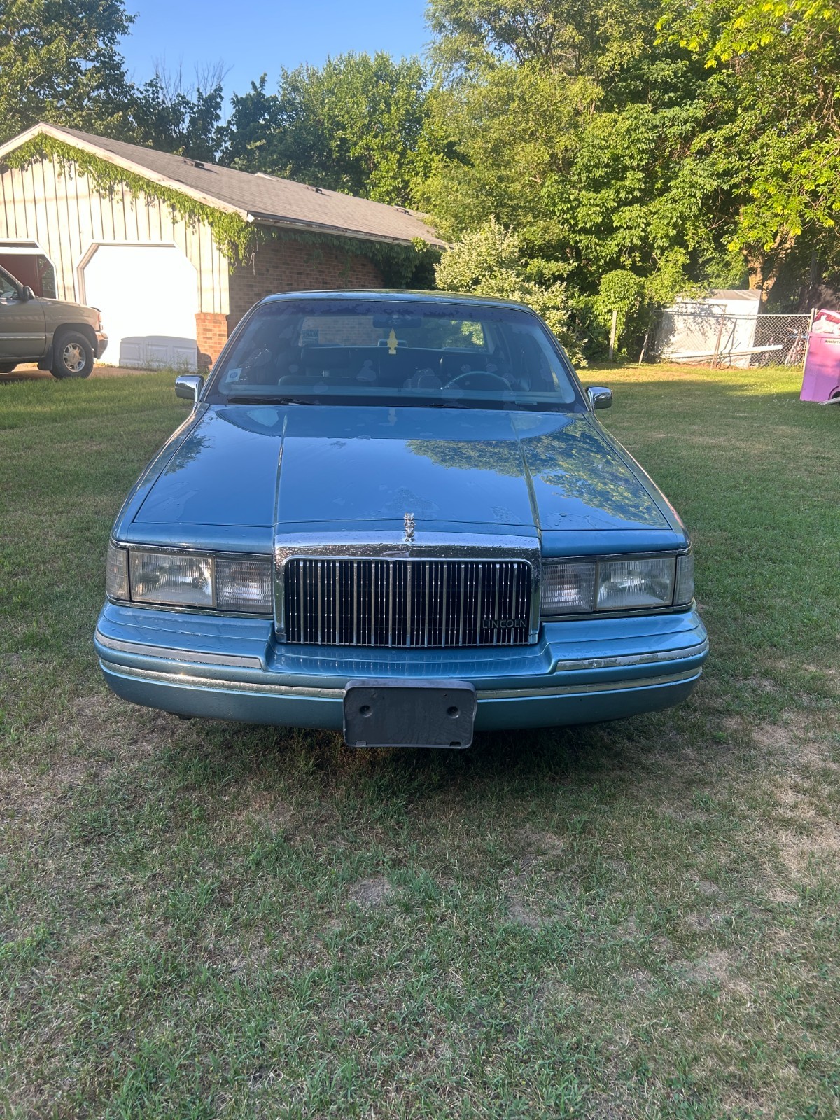 Lincoln-Town-Car-1993-Sedan-1