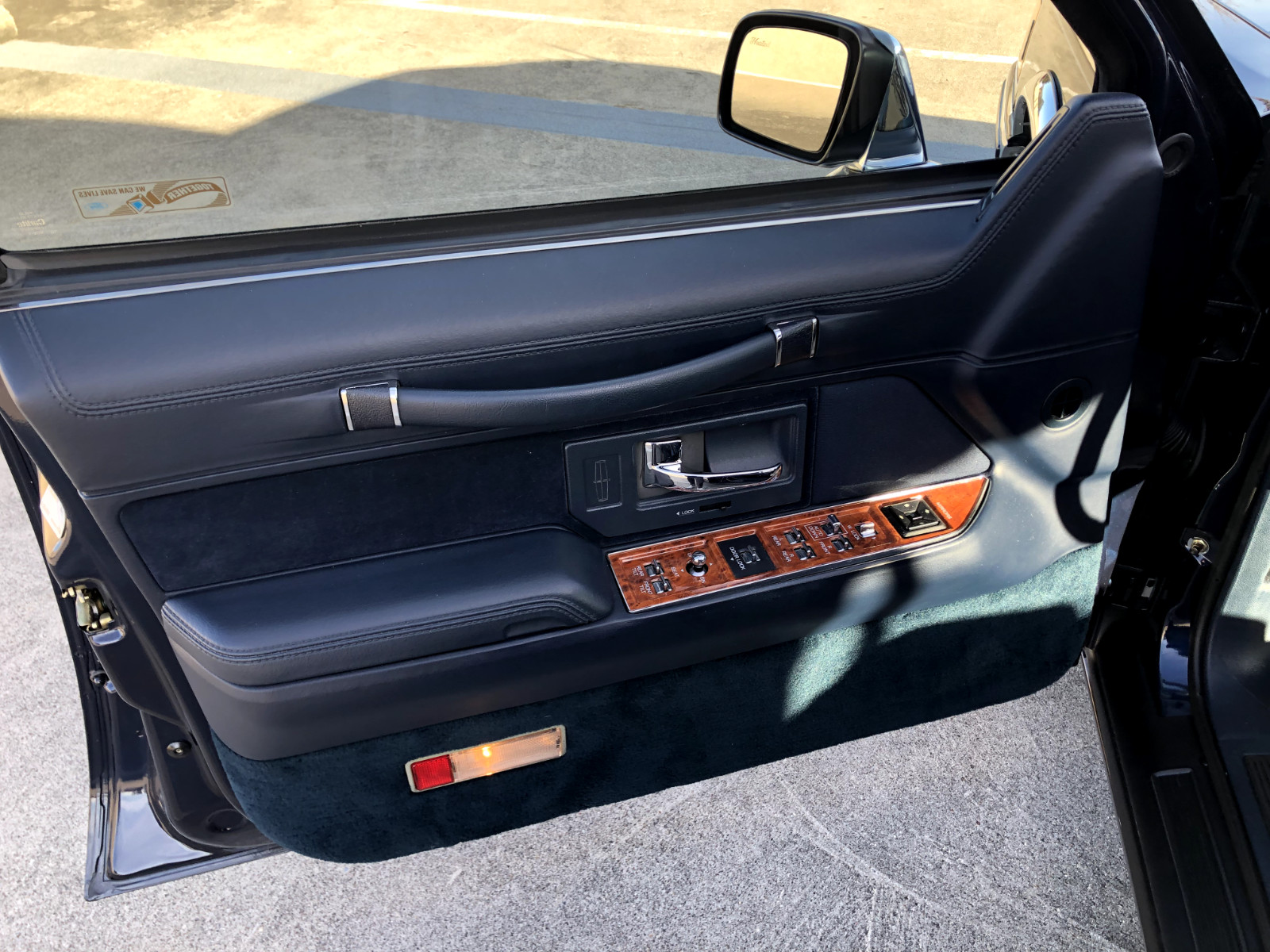 Lincoln-Town-Car-1993-Sedan-13