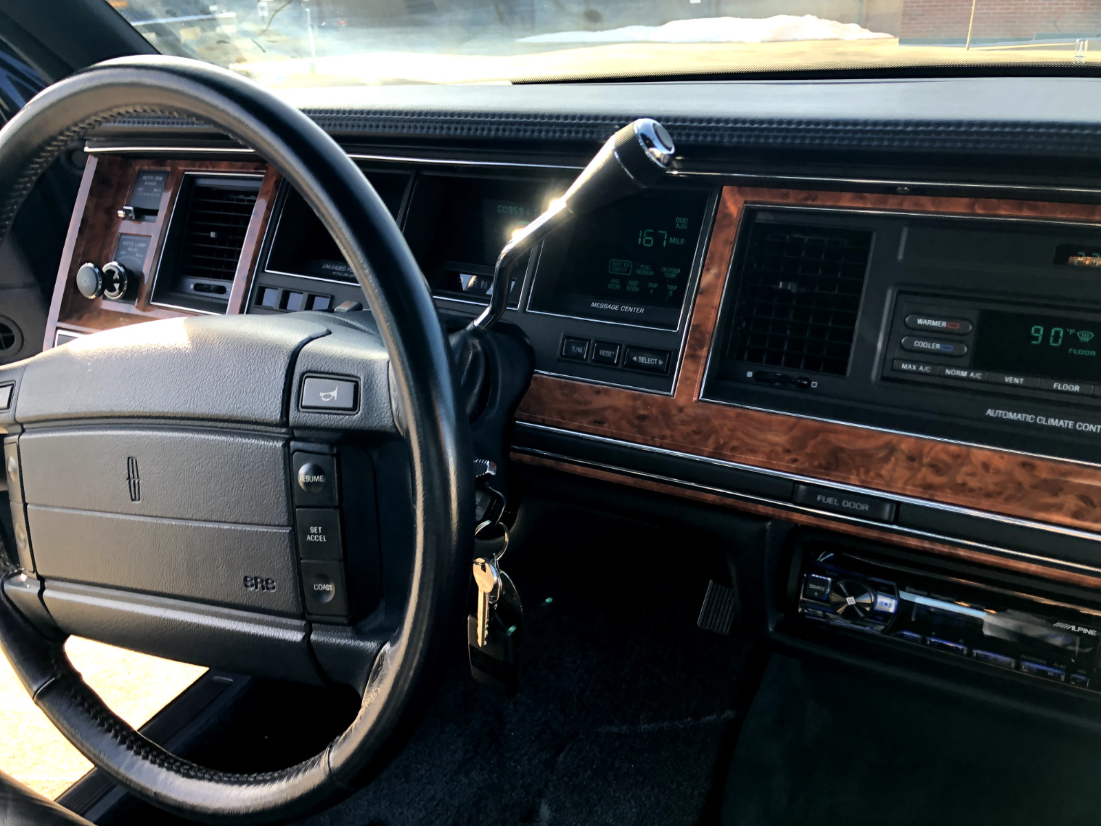Lincoln-Town-Car-1993-Sedan-25