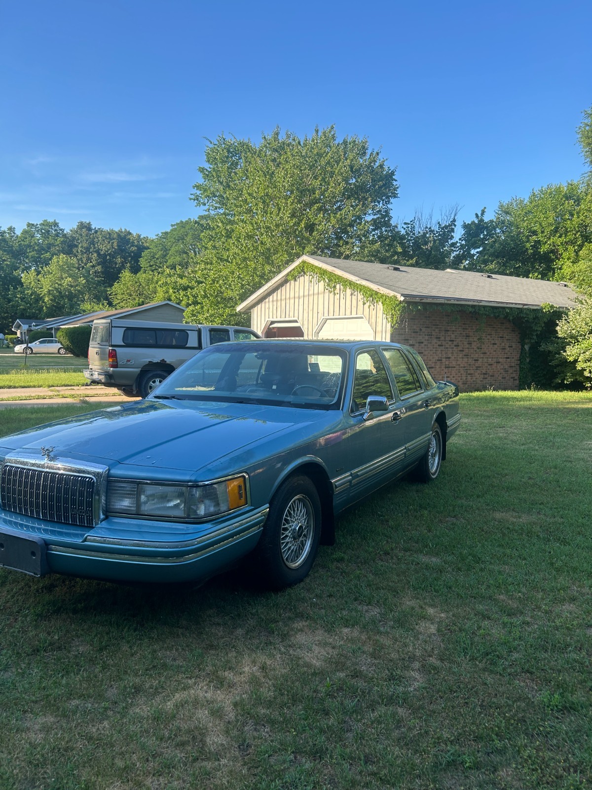 Lincoln-Town-Car-1993-Sedan