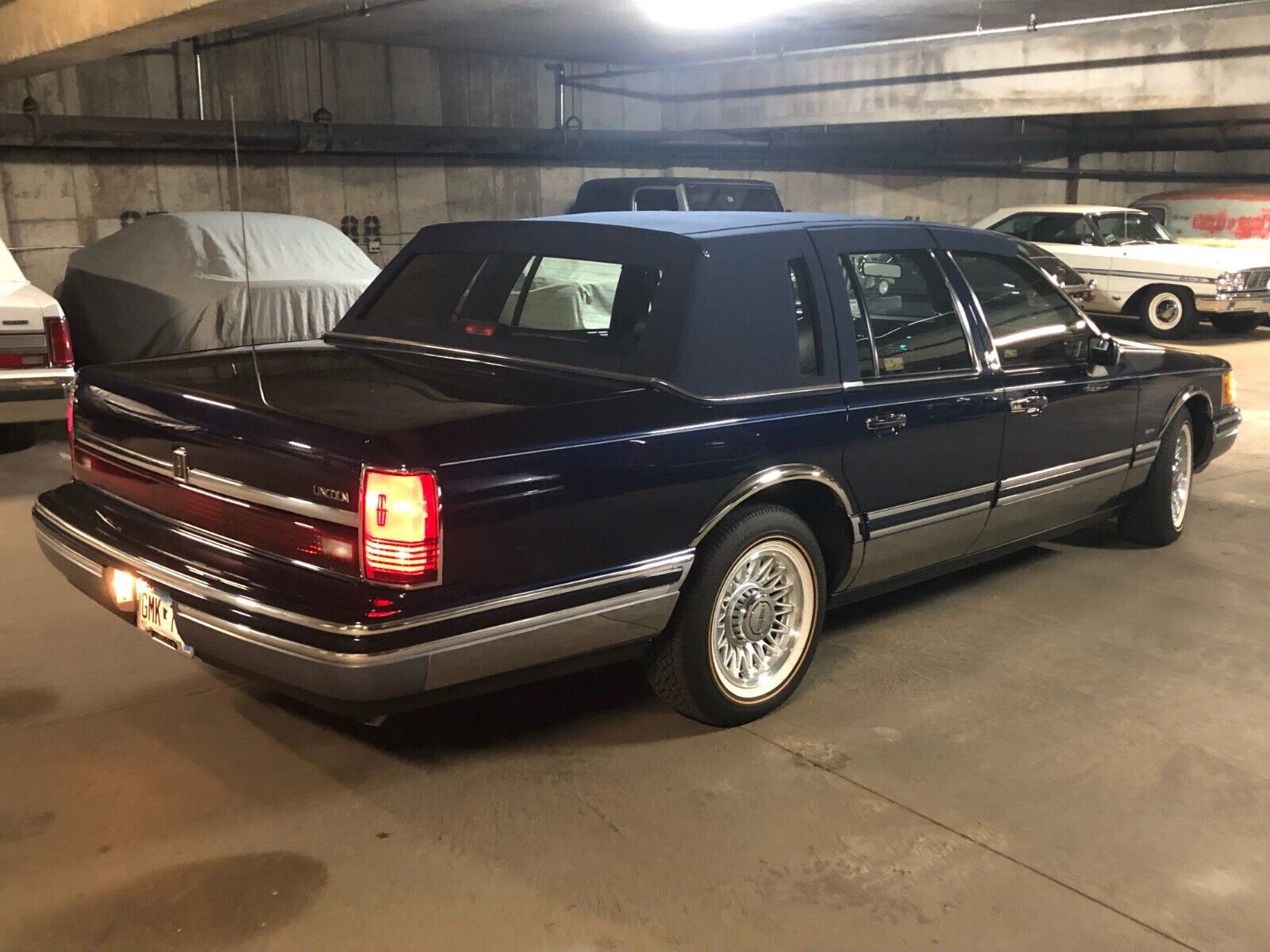 Lincoln-Town-Car-1993-Sedan-5