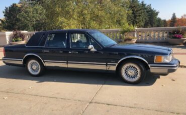 Lincoln-Town-Car-1993-Sedan-7