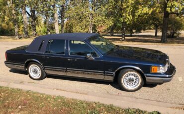 Lincoln-Town-Car-1993-Sedan-8