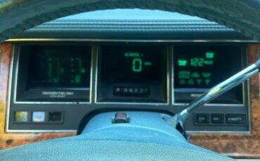 Lincoln-Town-Car-1993-Sedan-9