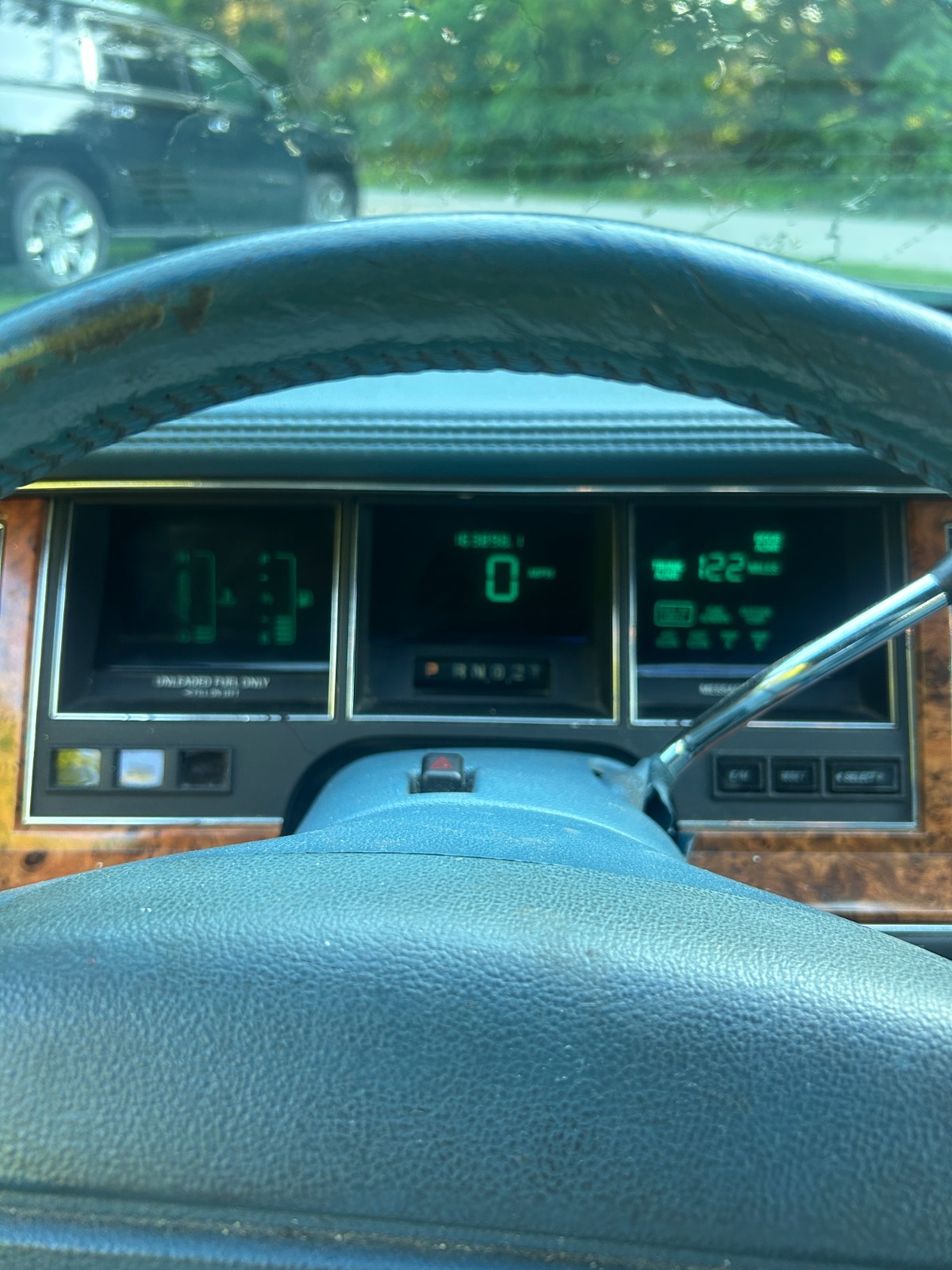 Lincoln-Town-Car-1993-Sedan-9