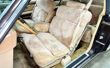 Lincoln-Town-Coupe-1979-Other-21
