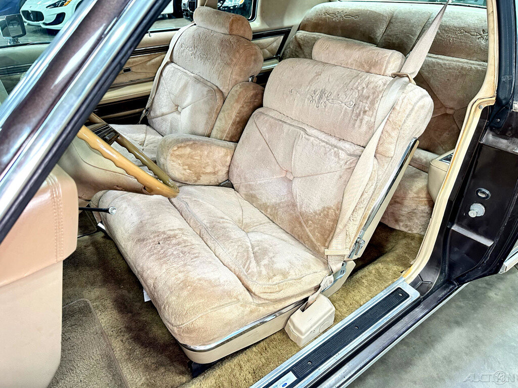 Lincoln-Town-Coupe-1979-Other-21