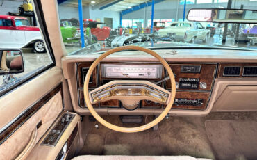 Lincoln-Town-Coupe-1979-Other-23