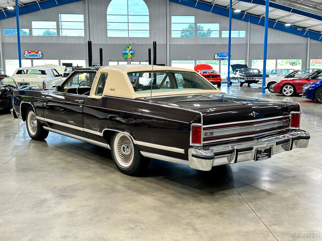 Lincoln-Town-Coupe-1979-Other-4