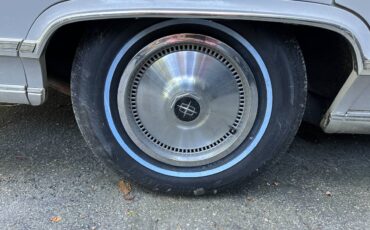 Lincoln-Town-car-1978-grey-19