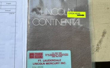 Lincoln-Town-car-1978-grey-22