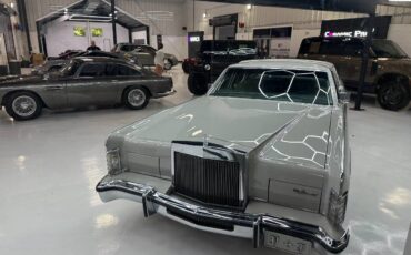 Lincoln-Town-car-1978-grey-5