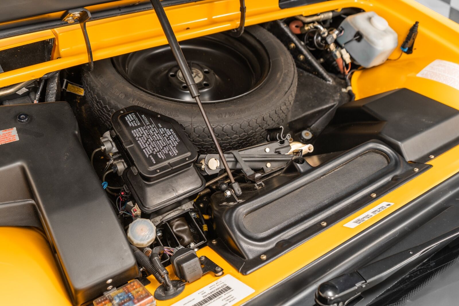 Lotus-Esprit-1995-2D-Coupe-29