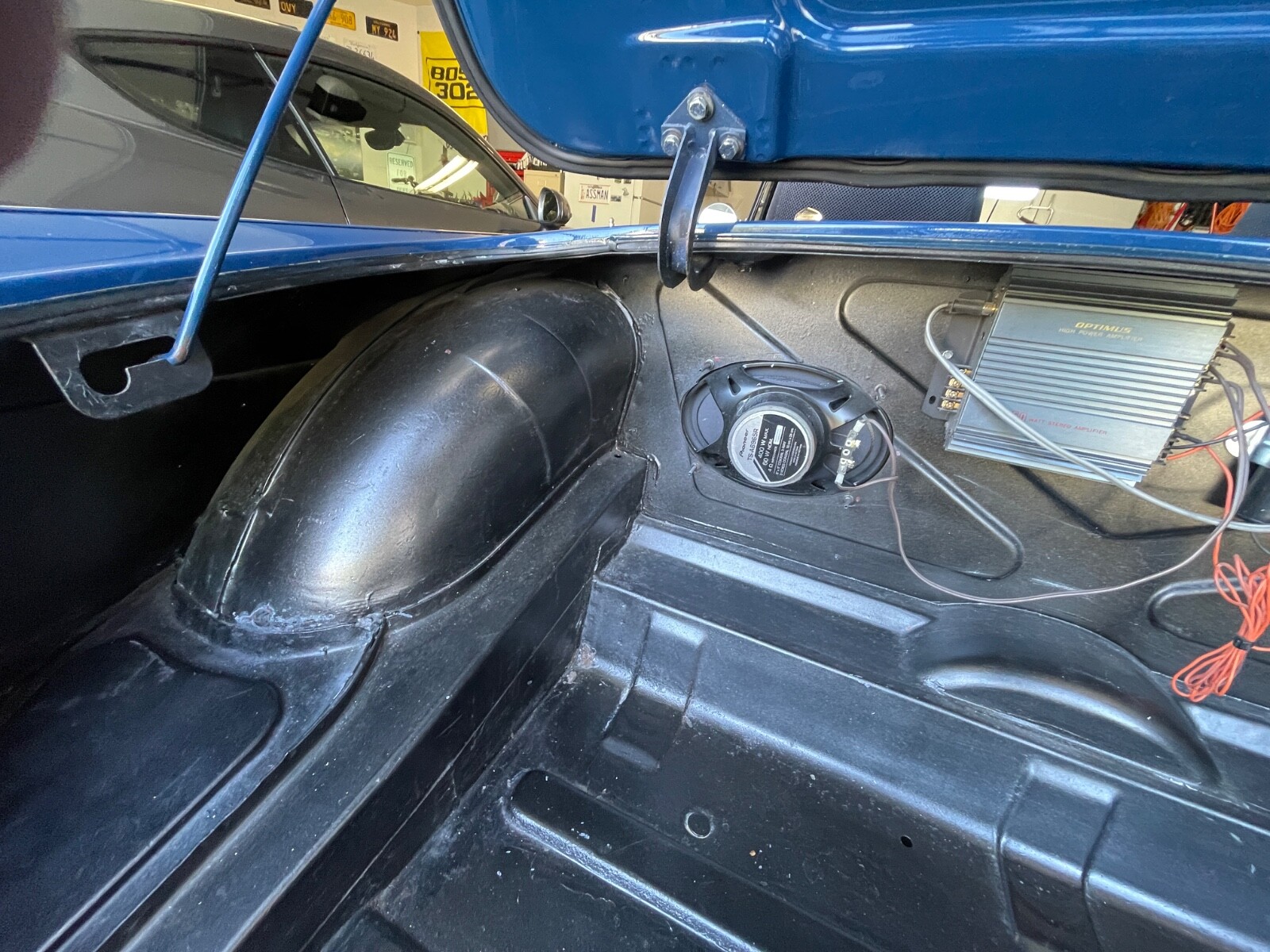 MG-B-1965-Convertible-16