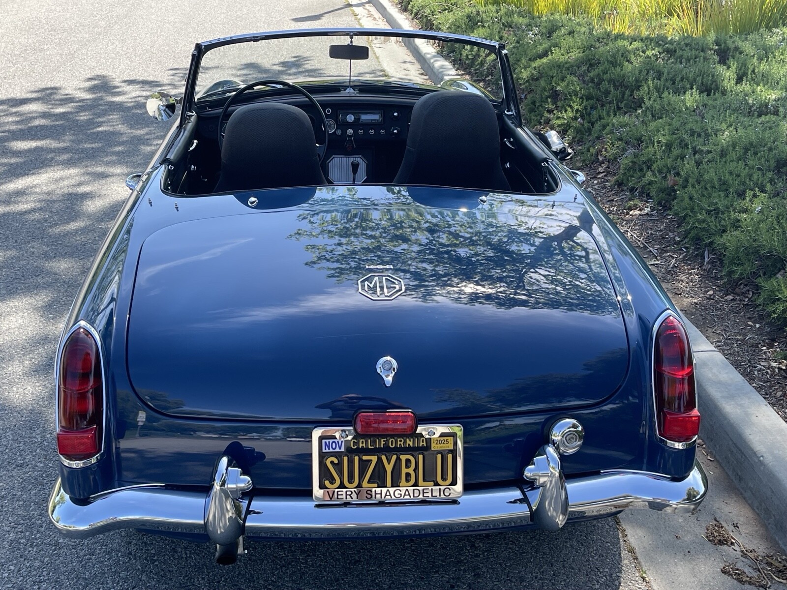 MG-B-1965-Convertible-2