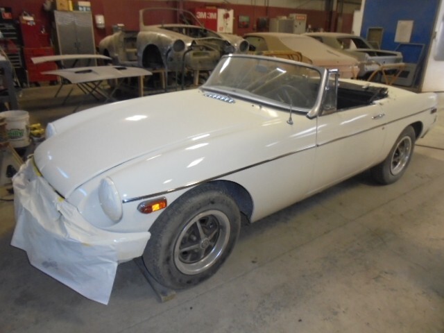 MG-B-1979-Convertible-18