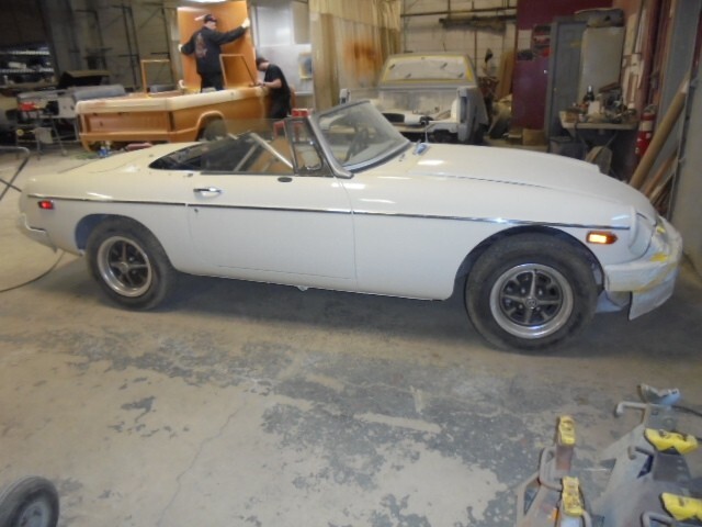 MG-B-1979-Convertible-19