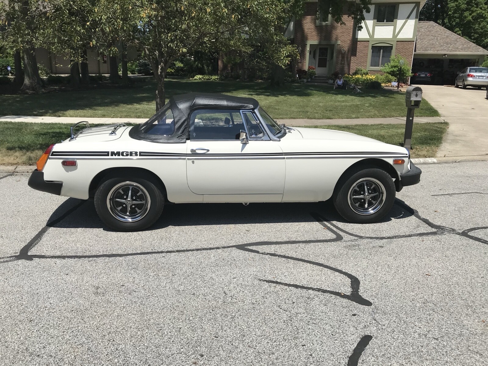 MG-B-1979-Convertible-6