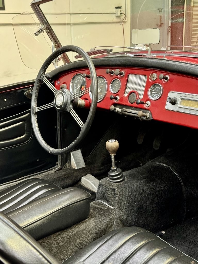 MG-MGA-1959-Convertible-20