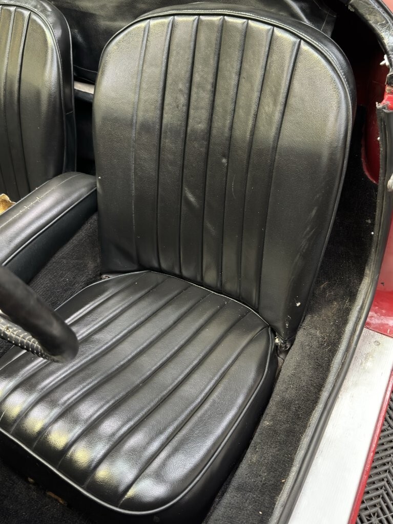 MG-MGA-1959-Convertible-21