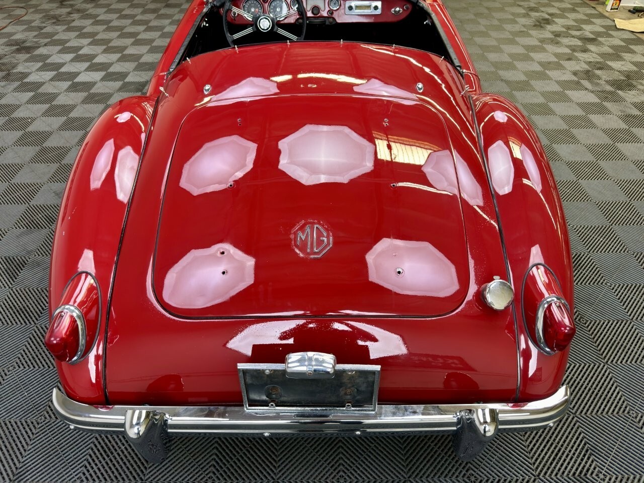 MG-MGA-1959-Convertible-4