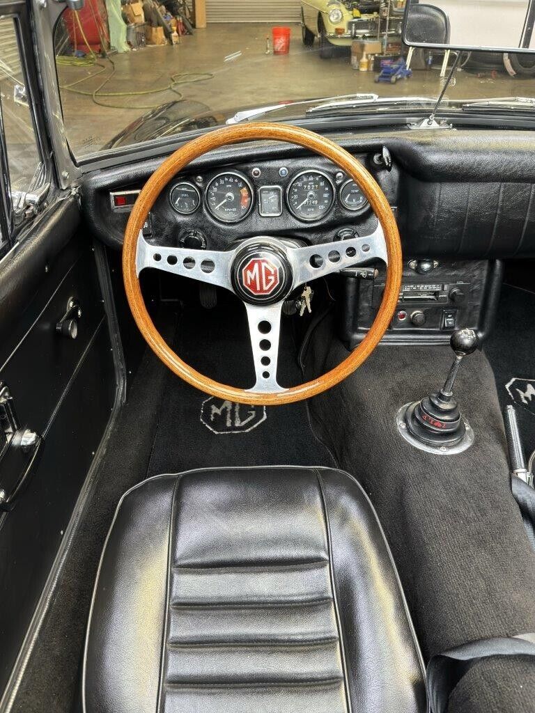MG-MGB-1969-Convertible-13