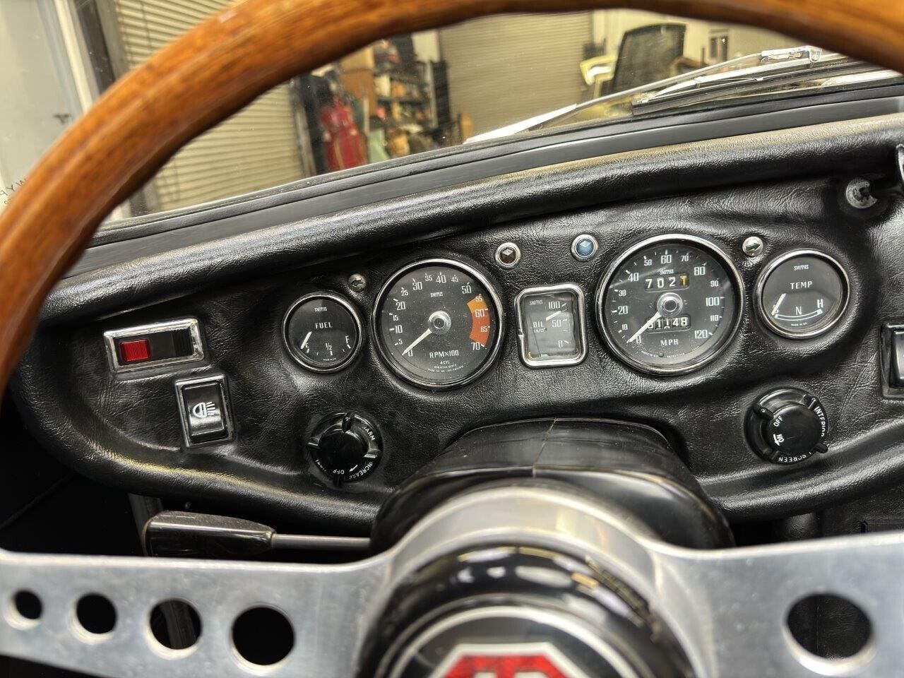 MG-MGB-1969-Convertible-14