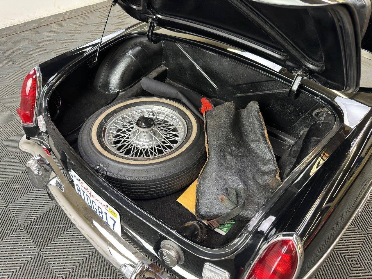 MG-MGB-1969-Convertible-27