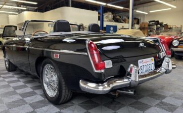 MG-MGB-1969-Convertible-5