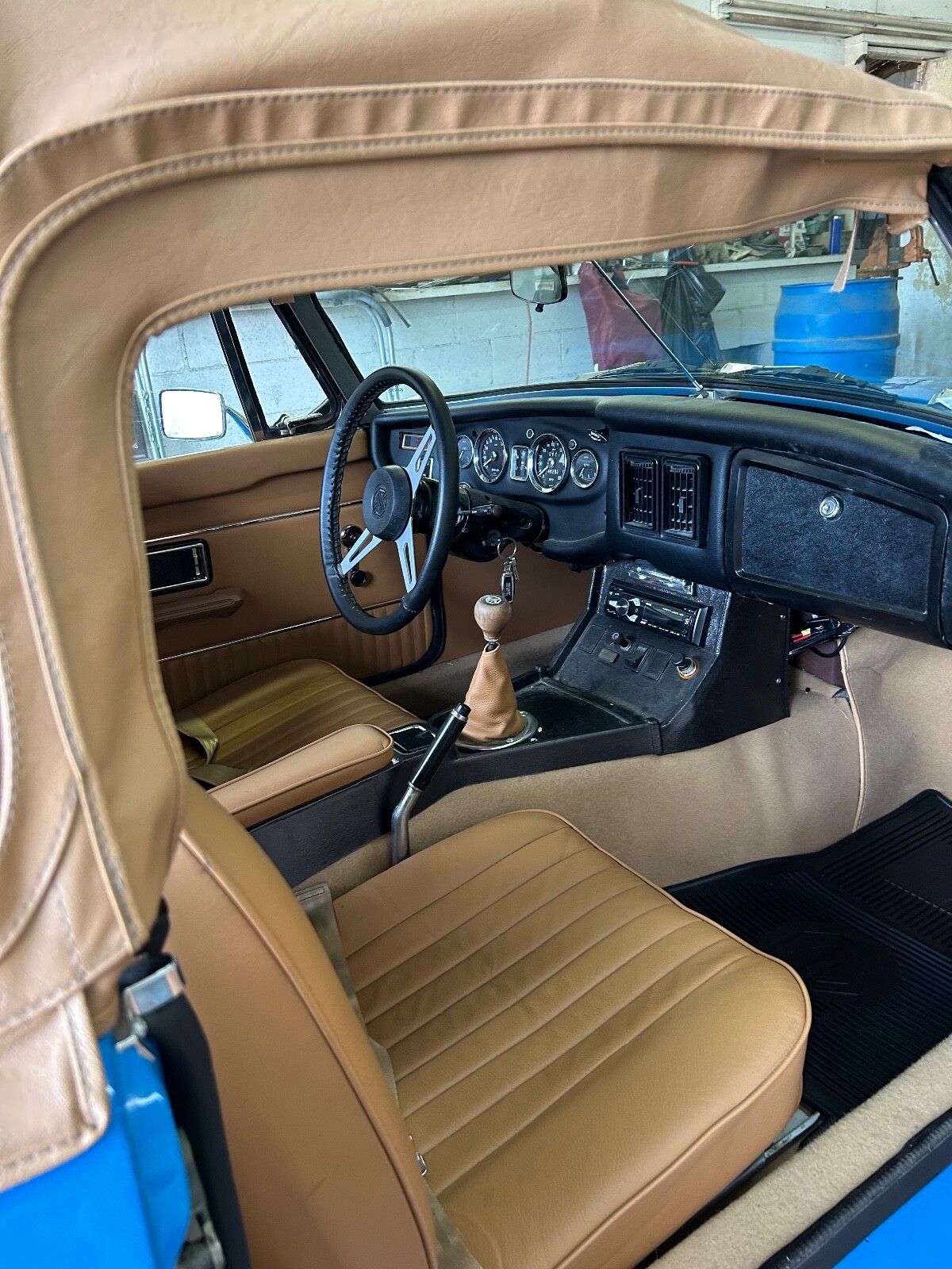 MG-MGB-1973-Convertible-3