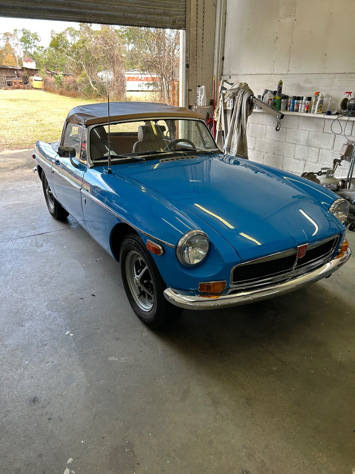 MG-MGB-1973-Convertible-5