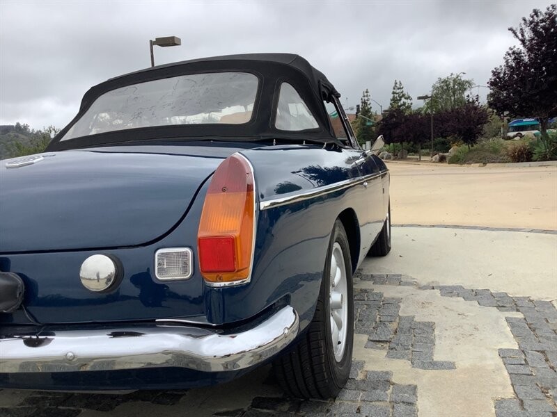 MG-MGB-1973-Roadster-15
