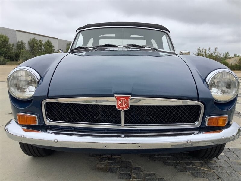 MG-MGB-1973-Roadster-2