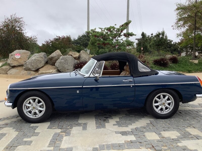 MG-MGB-1973-Roadster